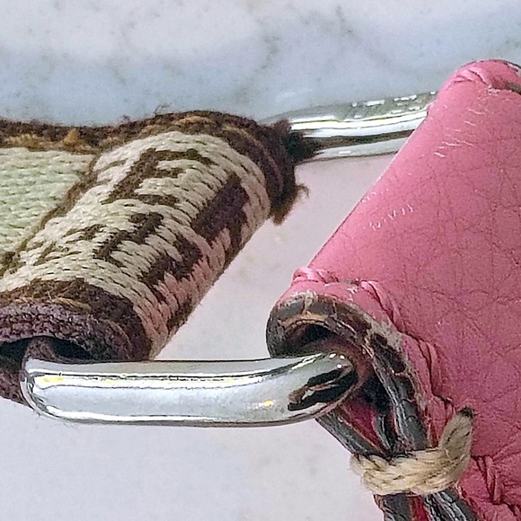 UNIQUE VERY RARE VINTAGE PINK FENDI SELLERIA SPALMATI MESSENGER/CROSS BODY BAG. - Picture 16 of 16